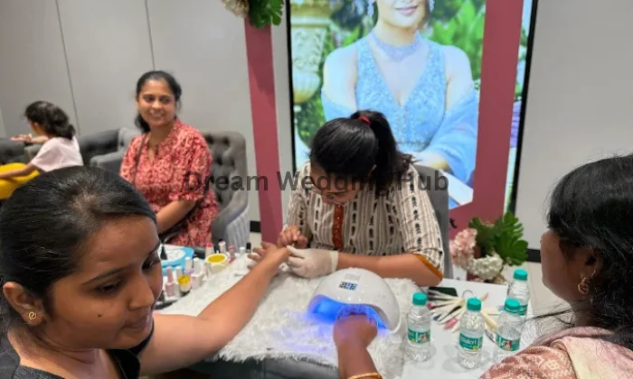 Poojas Professional Mehndi